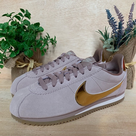 Nike Classic Cortez SE - Picture 2 of 8